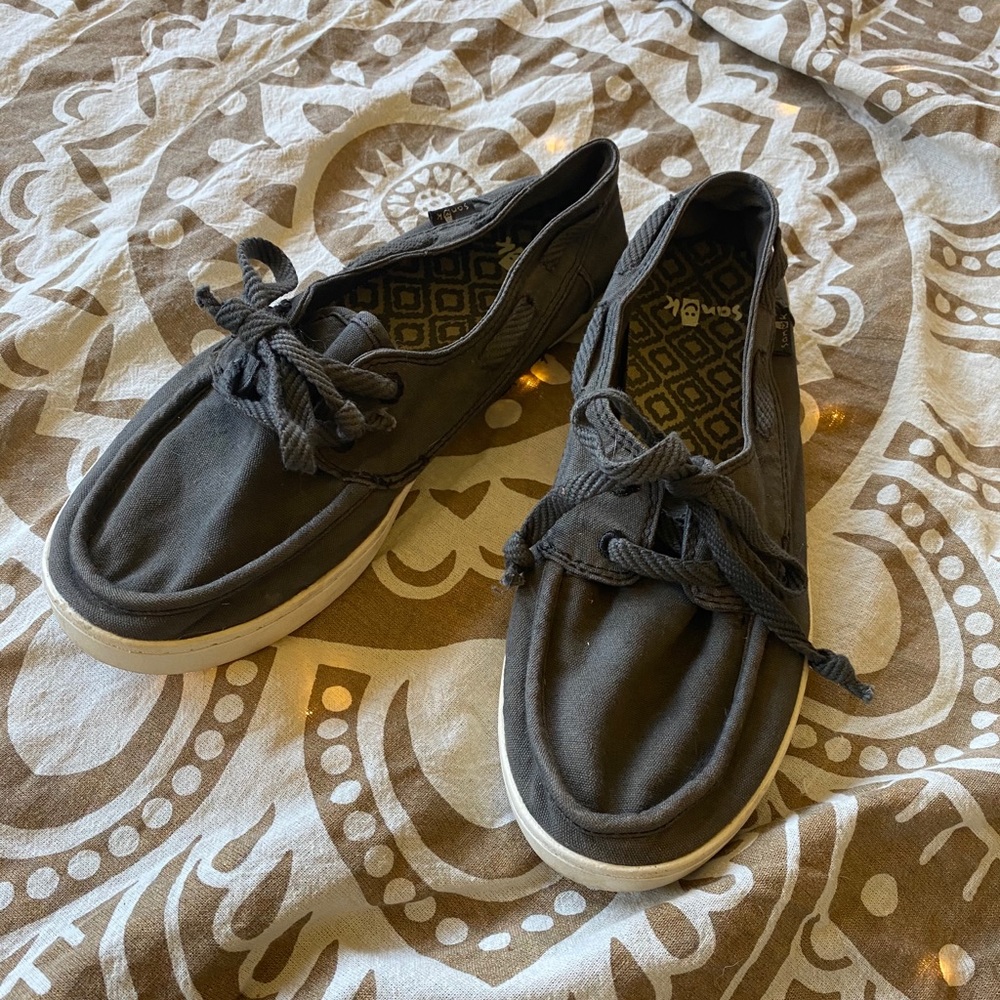 Slip on Casual Sneaker